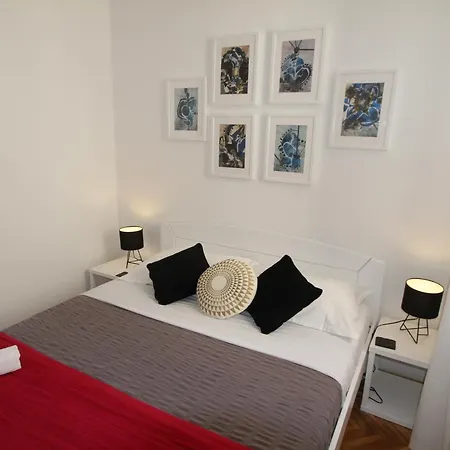 بيت ضيافة Palace De Lupis-guest House