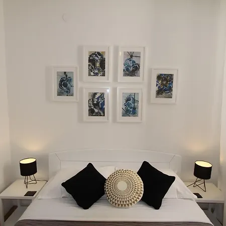 Palace De Lupis-guest House بيت ضيافة