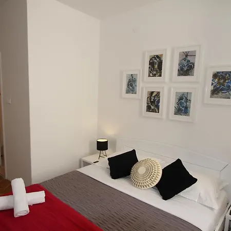 Palace De Lupis-guest House بيت ضيافة هفار