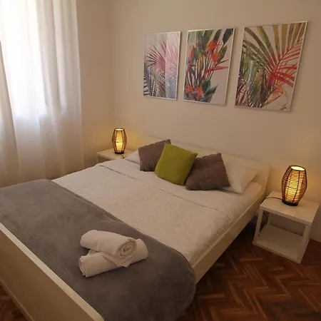 بيت ضيافة Palace De Lupis-guest House هفار