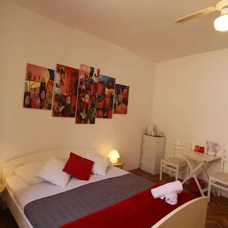 بيت ضيافة Palace De Lupis-guest House